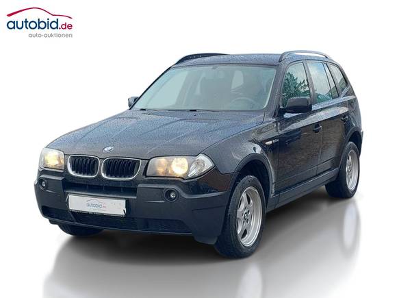 Skats no kreisās puses priekšā