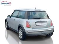 Vue de l’arrière gauche