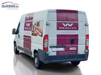 Vue de l’arrière gauche