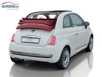 Skats no labās puses aizmugurē