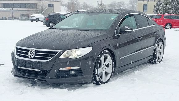 Pogled od napred levo