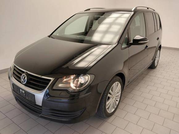 Вид спереди слева