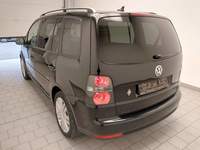 Вид сзади слева