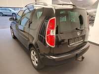 Вид сзади слева