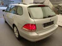 Вид сзади слева