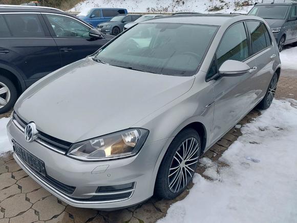 Вид спереди слева