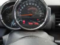 Pohled na přístrojovou desku