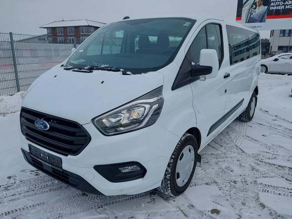 Вид спереди слева