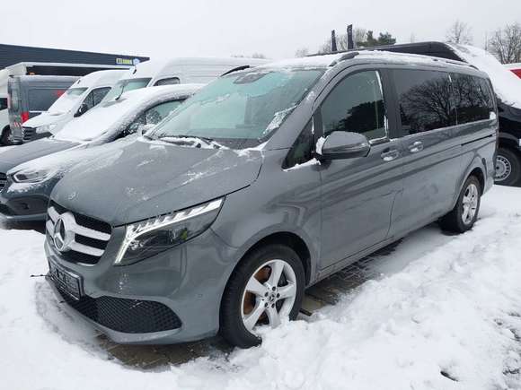 Вид спереди слева