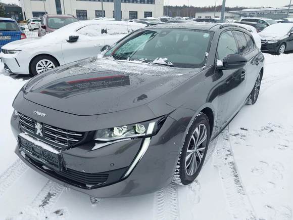 Вид спереди слева