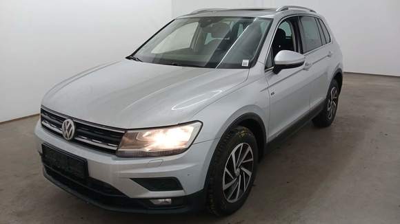 Вид спереди слева