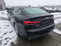 Pogled od pozadi levo