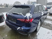 Pogled od pozadi desno