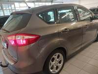 Pogled od pozadi desno