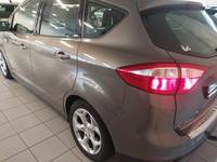 Pogled od pozadi levo