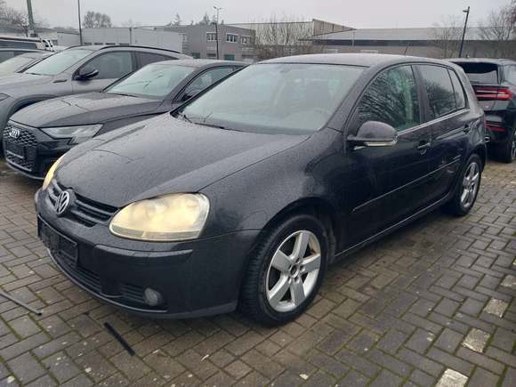 Pogled od napred levo