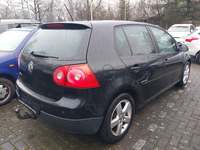 Pogled od pozadi desno