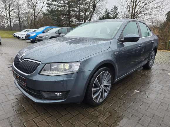 Pogled od napred levo