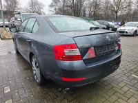 Pogled od pozadi levo