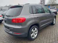 Pogled od pozadi desno