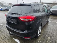 Pogled od pozadi desno