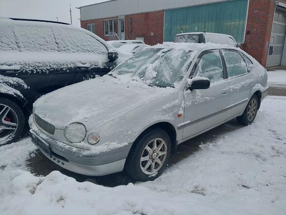 Pogled od napred levo