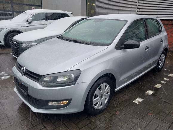 Pogled od napred levo