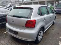 Pogled od pozadi desno