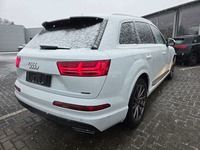 Pogled od pozadi desno