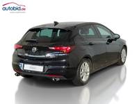 Skats no labās puses aizmugurē