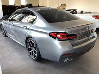 Vaade tagant vasakult