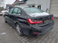 Vaade tagant vasakult