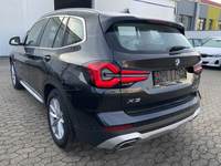 Vaade tagant vasakult