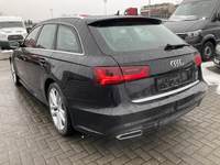 Vaade tagant vasakult