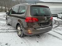 Vaade tagant vasakult