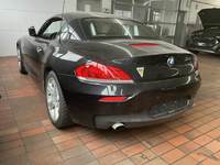 Vaade tagant vasakult