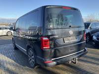 Vaade tagant vasakult