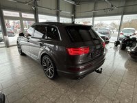 Vaade tagant vasakult