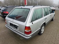 Vaade tagant vasakult