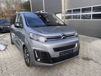 Pogled desno spredaj