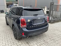 Vaade tagant vasakult