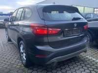 Vaade tagant vasakult