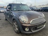 Pogled desno spredaj