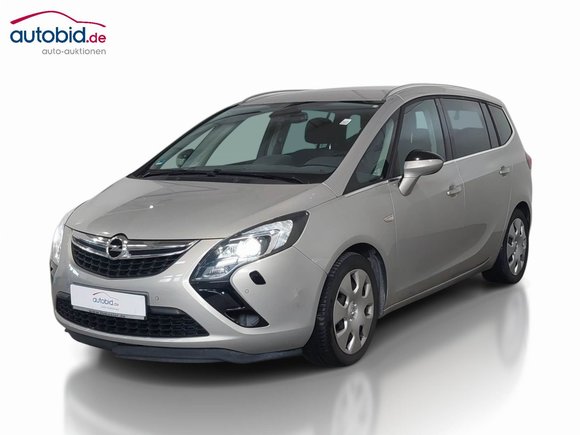 Skats no kreisās puses priekšā