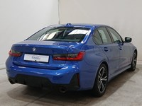 Pogled od pozadi desno