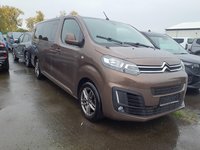 Pogled desno spredaj