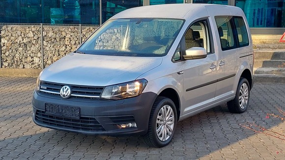 Pogled od napred levo