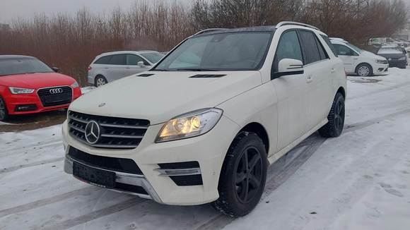 Pogled od napred levo