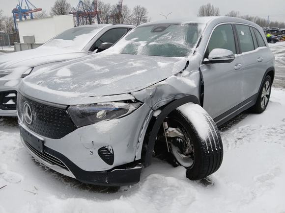 Pogled sprijeda lijevo