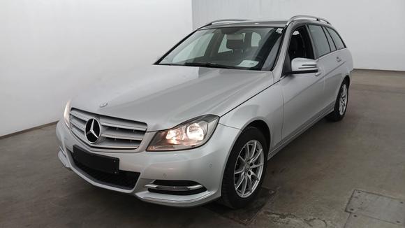 Pogled od napred levo